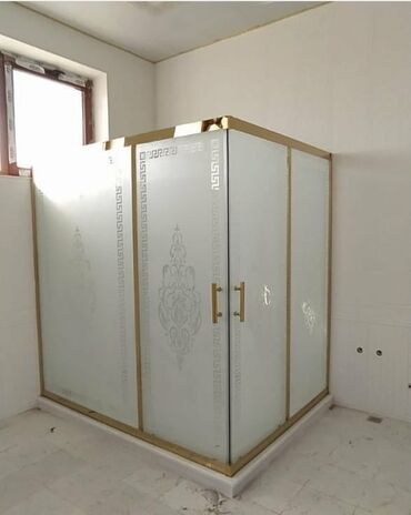 Duş kabinaları, arakəsmələr: Yeni Arakəsmə, Künc üçün, Pulsuz çatdırılma — 30