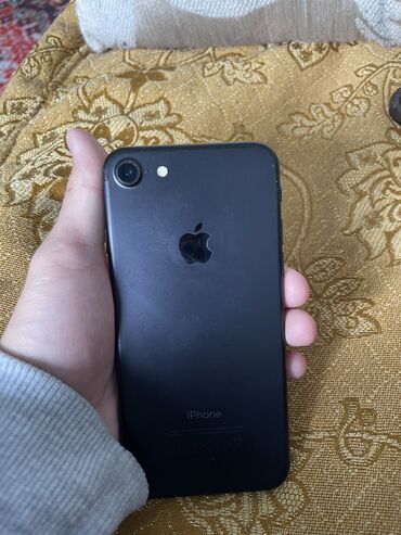 Apple iPhone: IPhone 7, Б/у, 32 ГБ, Черный, Чехол, 100 %