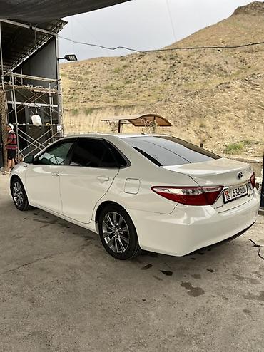 авто ярис: Toyota Camry: 2017 г., 2.5 л, Вариатор, Гибрид, Седан — 4