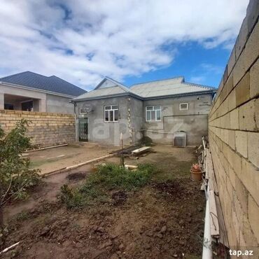 губада сатылан евлери: 3 otaqlı, 4 kv. m, Kredit yoxdur, Orta təmir