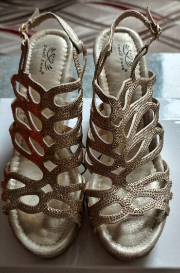 nove aldo sandale: Sandals, 40