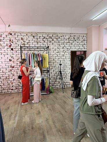 Другая женская одежда: Продаётся готовый бизнес — стильный магазин одежды (причина продажи — 6