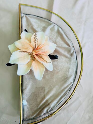 Xonça: SATILIR.14 eded ve 12 eded olmaqla xonca desti satilir.Her biri — 10