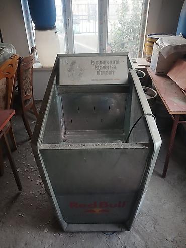 Soyuducu avadanlığı: Kod 75 08 Redbul soyuducusu tam isləkdi satilir 260 azn . Unvan — 1