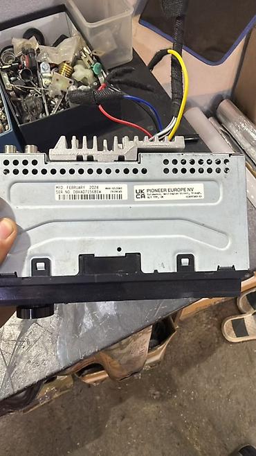 Pioneer MVH-S520BT avtomobil maqnitofonu - 1-DIN ön panel, LED