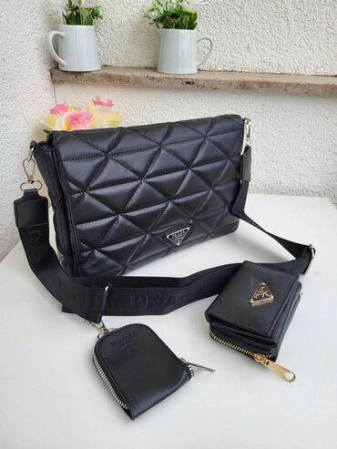 Torbe: Cena torbi 2900
cena novcanika 2200
Porez — 12