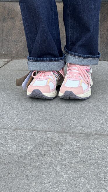 Кроссовки и спортивная обувь: Кроссовки, 36, 37, 38, Asics, Новый, Бесплатная доставка