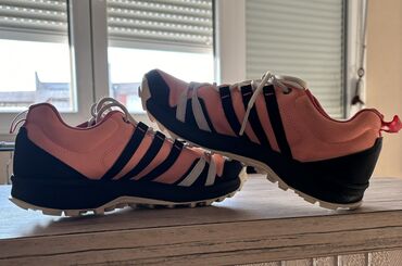 balensijaga patike: Adidas, 38.5, bоја - Roze