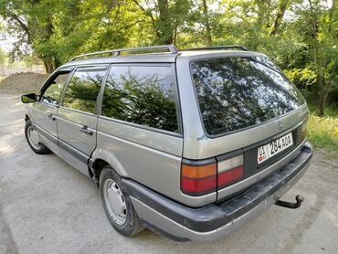фолсваген шаран: Volkswagen Passat: 1992 г., 1.8 л, Механика, Бензин, Универсал