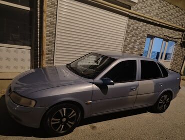 Opel: Opel Vectra: 1.8 l | 1997 il 2028 km Sedan — 3