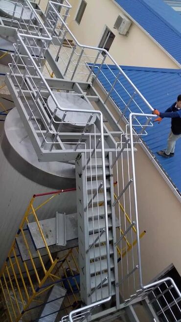 Pilləkən məhəccərləri: Alminum məhəccər.balkon üstü alminum məhəccər 38 azn den başlayan — 5