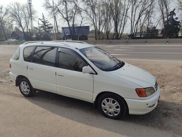camry 2000: Toyota Ipsum: 2000 г., 2 л, Автомат, Бензин, Минивэн