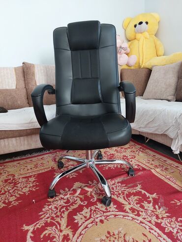 Çox işlənməyib,ofis,salon hətta evi üçündə münasibdir. Təcili lazımdı