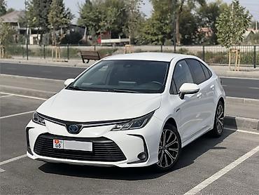 Toyota Corolla: 2020 г., 1.8 л, Вариатор, Гибрид, Седан