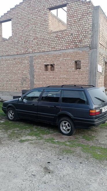 объем 1: Volkswagen Passat: 1991 г., 2 л, Механика, Бензин, Универсал