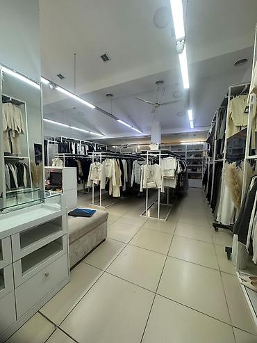 Продаётся коммерческое помещение в ТЦ «РАУТ» 📍 Адрес: ул. Ахунбаева