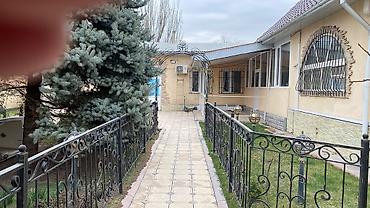 Продажа коттеджей и домов: Продается дом 183 кв Горького х Панфилова 4,5 соток . Отопление — 3