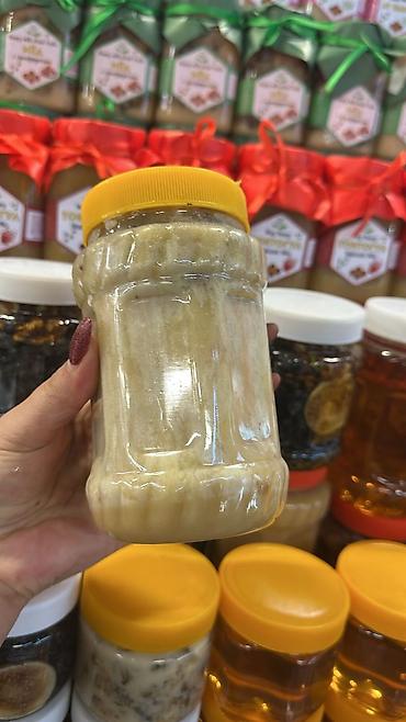 Мёд: Натуральный мёд в банках, несколько вкусов. Ассортимент: - Майский — 21