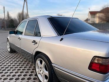 Mercedes-Benz: Mercedes-Benz W124: 1994 г., 3.2 л, Автомат, Бензин, Седан — 12