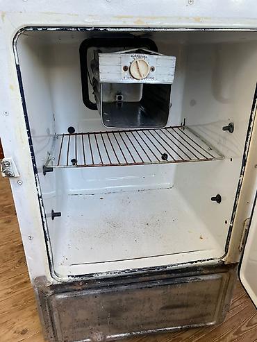 kohnə soyducu: Köhnə tip məişət soyuducusu - Tək kameralı konstruksiya, üst hissədə — 2