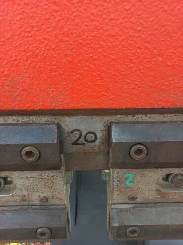 Ostali alati i mašine: Apkant presa Schiavi 4874-23 🛠️ Proizvođač: Amada 🏷️ Radna dužina — 6