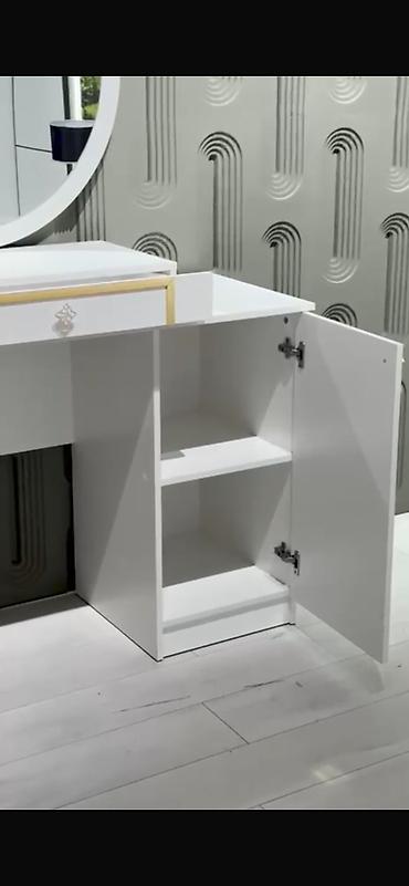 Спальные гарнитуры: Спальный гарнитур, Б/у, Двуспальная кровать, Шкаф, Комод, Италия, Дерево, Самовывоз, цвет - Белый — 6