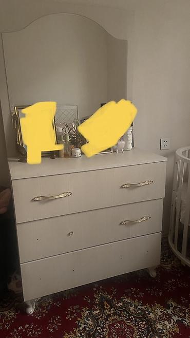 mebel shkaf: Yataq otağı mebel dəsti Tərkib: - Üç qapılı şkaf: orta qapıda tam boy — 1