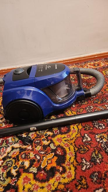 robot pencere silen: Samsung tozsoranidi. hec bir problemi yoxdur. biraz sovurmasi zeifdi — 2