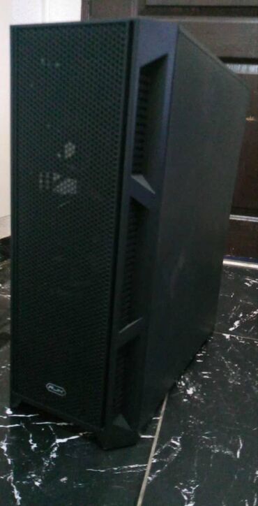 Desktop računari i radne stanice: Svetleci Gejmer racunar novije generacije DDR4-Povoljno-Odlican — 9