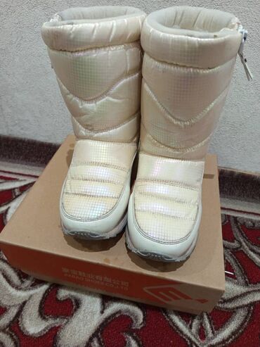 сапоги зимние женские натуральная кожа натуральный мех распродажа: Продаю сапоги "совёнок" оригинал, 34 размер. В очень хорошем состоянии