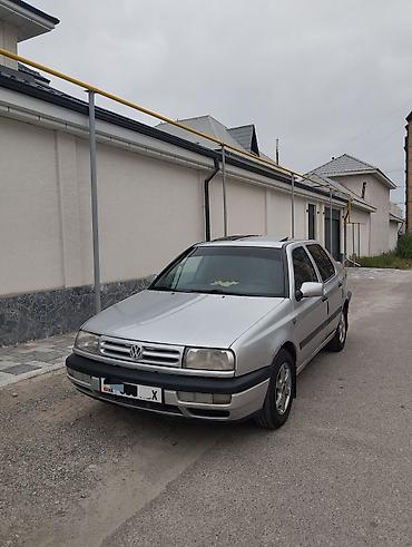 фама: Volkswagen Vento: 1995 г., 1.8 л, Механика, Бензин, Седан — 6