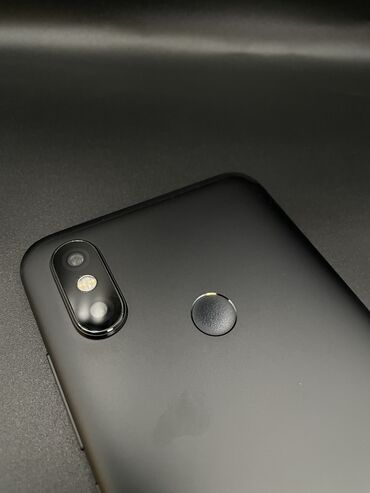 рассрочку телефон: Xiaomi, Mi6, Б/у, 64 ГБ, цвет - Черный, 2 SIM