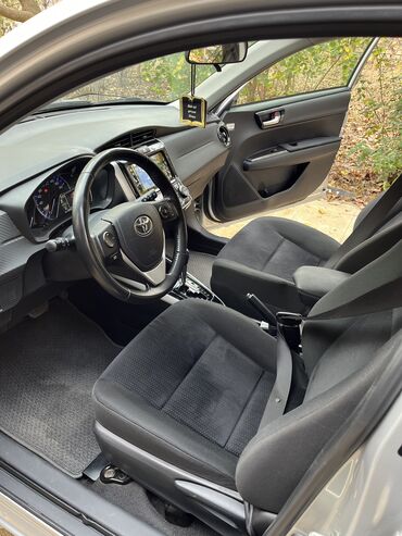 Toyota: Toyota Corolla: 1.5 l | 2019 il Universal — 7