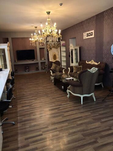 Digər kommersiya daşınmaz əmlakı: Nizami metrosunun yaxınlığında yerləşən 127 kv sahəsi olan təmirli — 22