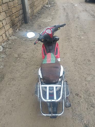 salam moped: Skuter/moped satılır - Kuzov rəngi: qırmızı-ağ-qara kombinasiyası - — 3