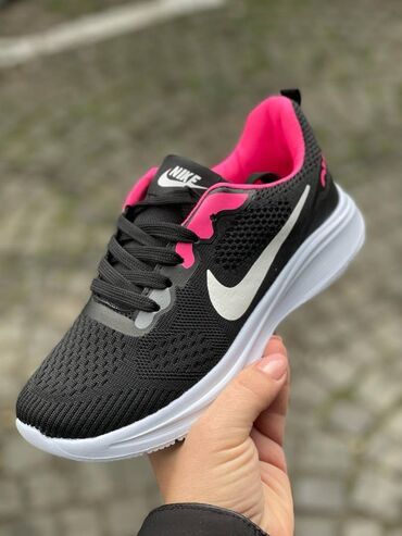 prirodne klipse za kosu: Nike air zoom patike

Novo
Brojevi 36 do 41