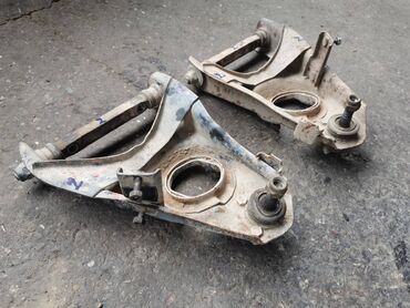 Auto delovi: Viljuška donja za prednji trap Lada 7 Riva br.2 Polovno, očuvano — 3