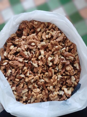 Сухофрукты, орехи, снеки: Отборный сочный 
Мягкий белый очищенный орех