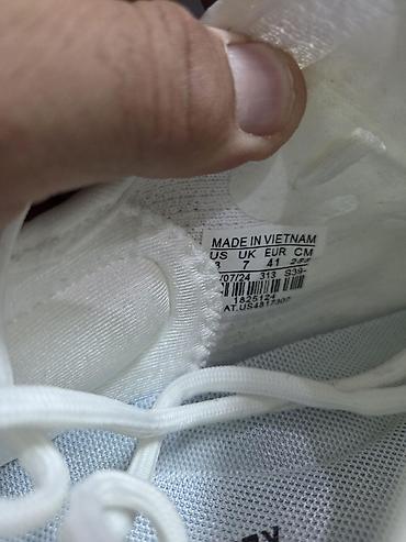 Patike: Adidas Yeezy Boost 350 V2 “Triple White” patike - Boja: bela/“Triple — 4