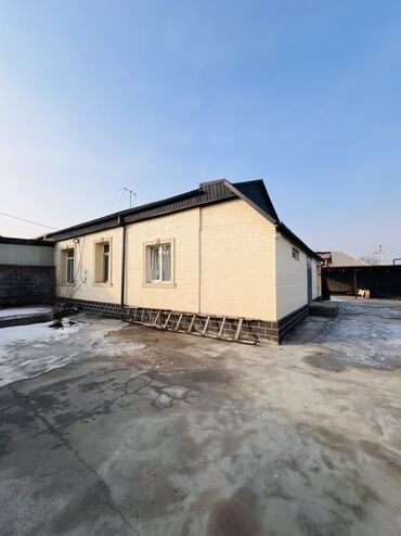 дом хай тек в реальной жизни: Полдома, 90 м², 5 комнат, Собственник, Косметический ремонт