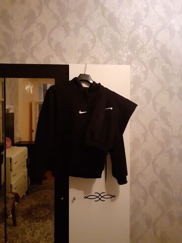kişi sport geyimleri instagram: İdman dəsti Nike, XL (EU 42), rəng - Qara
