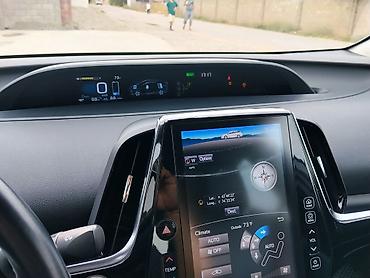 приус прайм: Toyota Prius: 2021 г., Гибрид, Лифтбек — 8