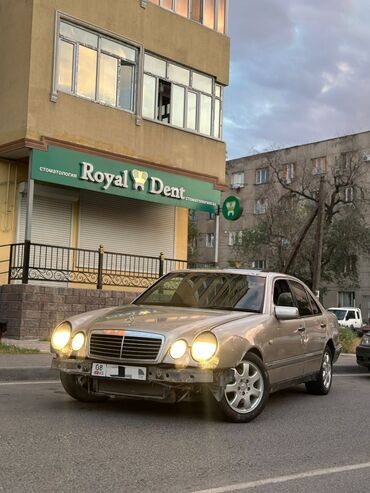 продаю спада: Mercedes-Benz E 320: 1996 г., 3.2 л, Автомат, Бензин, Седан