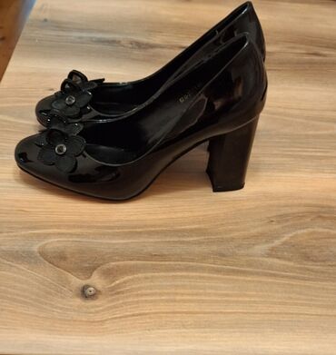 женские серебристые туфли: Туфли, Размер: 39, цвет - Черный