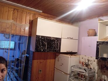 metbext ucun: Kuxna mebeli tecili evden cixir asagi 2 metr yuxari 1.53ve 1.27sm