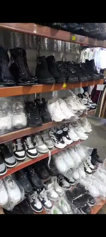 магазин обув: Продаю Магазин 30 м²