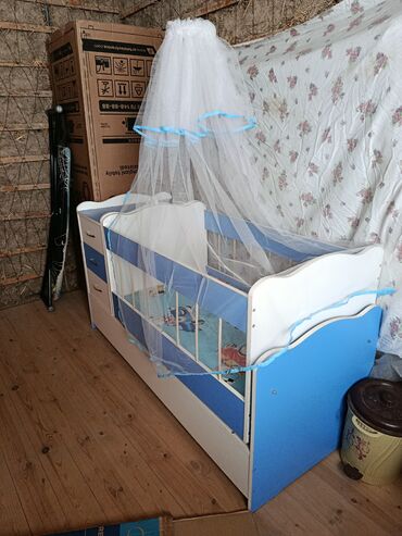 Beşiklər: Oğlan və qız üçün, İşlənmiş, Dördbucaq, Beşik, Dəst ilə, Matras ilə, Yellənmə mexanizmsiz — 4