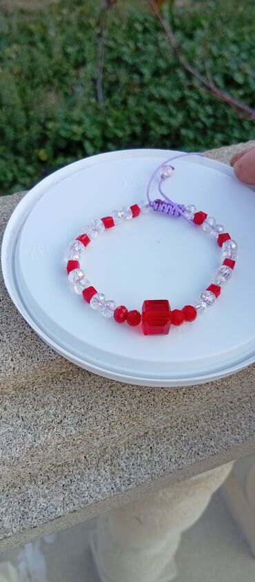 Yemək masaları, oturacaqları: Məhsul: Əl işi tənzimlənən bilərziklər Təsvir: - Rəngli kvadrat/kubr — 11