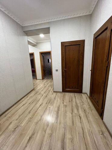 Uzunmüddətli kirayə mənzillər: İnşaatçılar metrosunun çıxışında, 14 mərtəbəli binanın 10-cu — 23