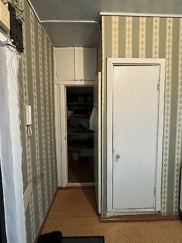 Продажа квартир: 1 комната, 40 м², 7 мкр 106 серия, 8 этаж, Косметический ремонт — 10